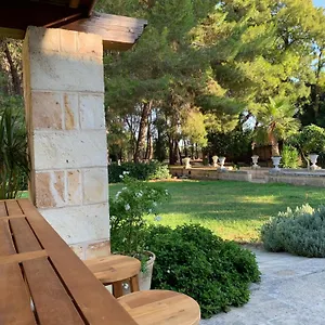  Bed & Breakfast Palazzo De Carlo E Il Parco Dei 7 Pozzi Italia