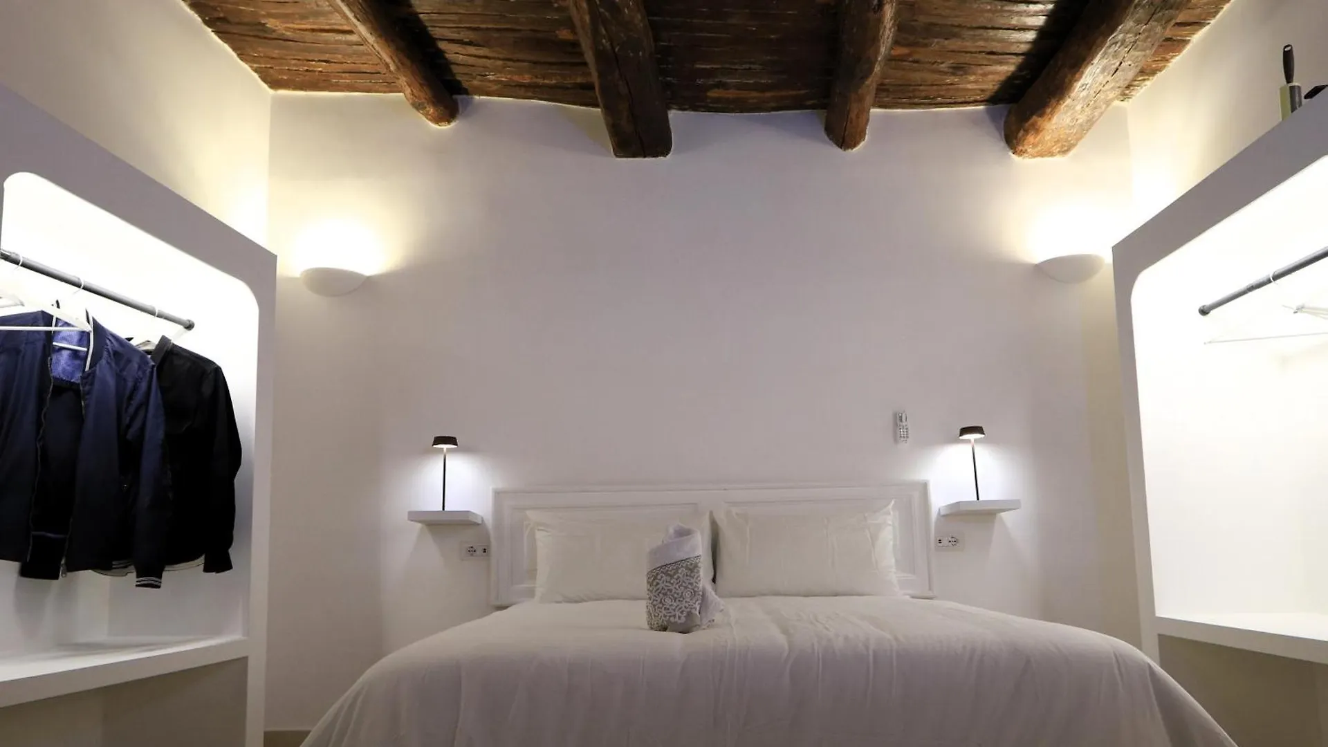 Bed and Breakfast Ai 13 Gradoni Di Chiaia Napoli 0*,  Italia