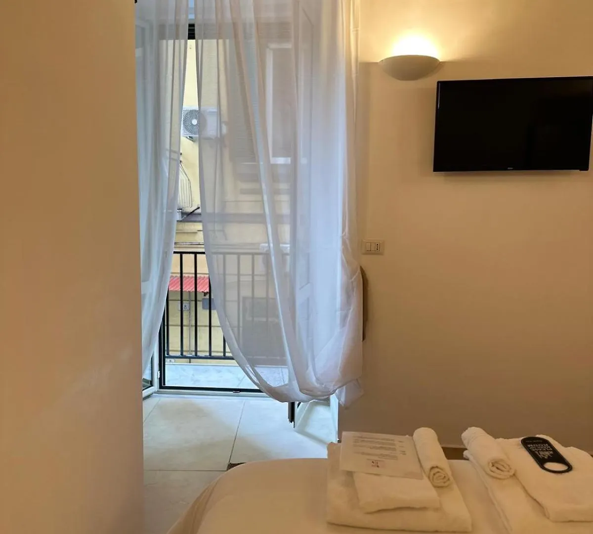 Bed and Breakfast Ai 13 Gradoni Di Chiaia Napoli Italia